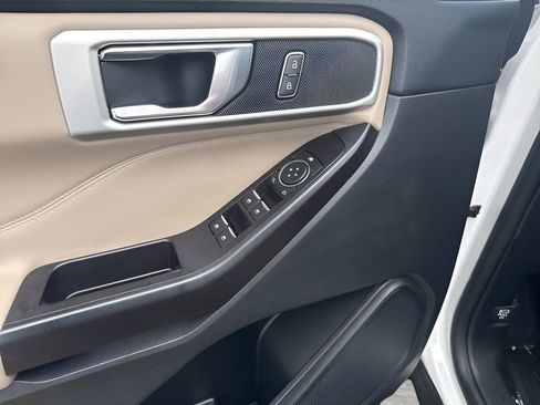 Used 2020 Ford Explorer XLT w/ Equipment Group 202A image 37