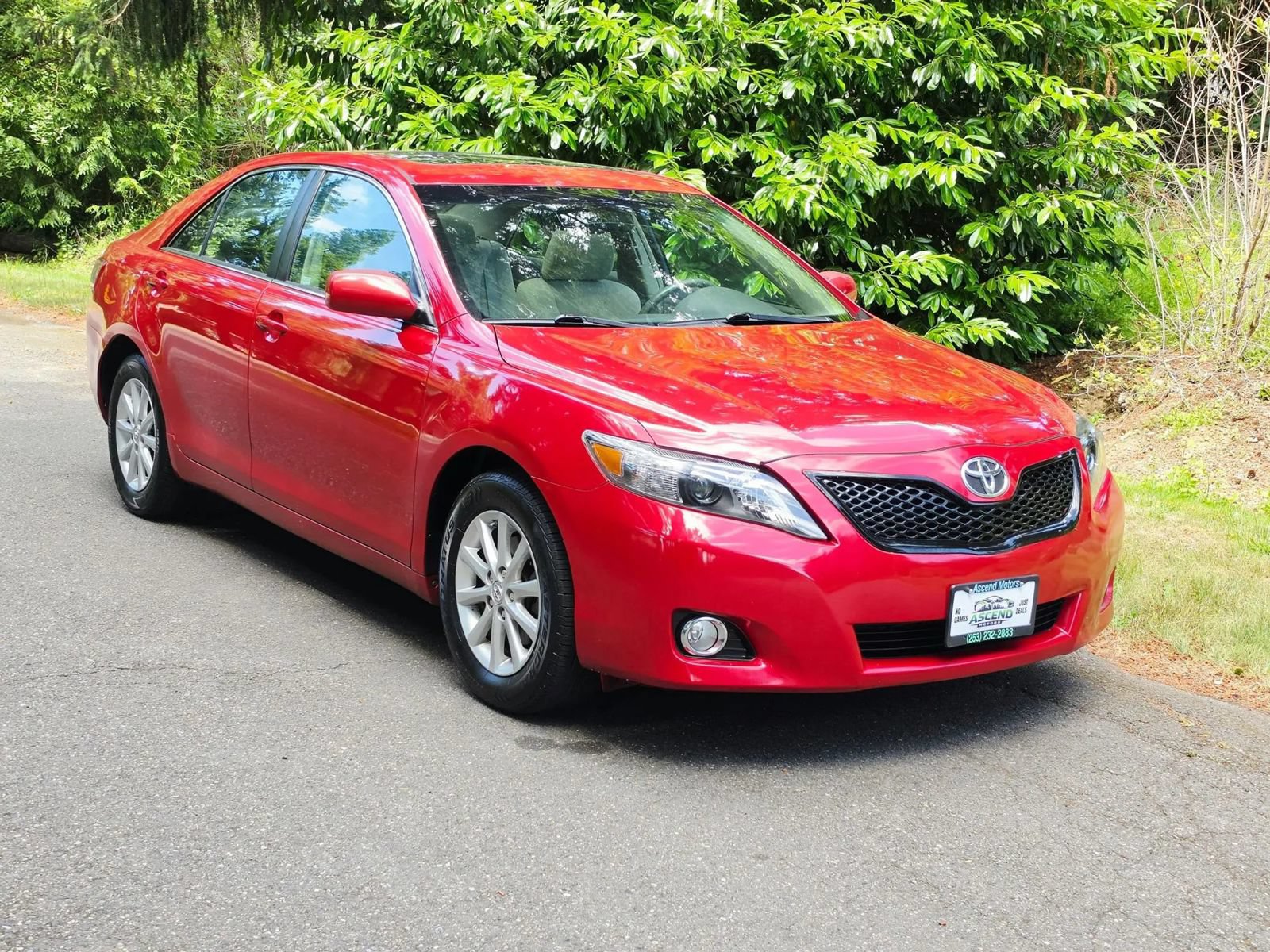 Used 2011 Toyota Camry XLE FWD image 7