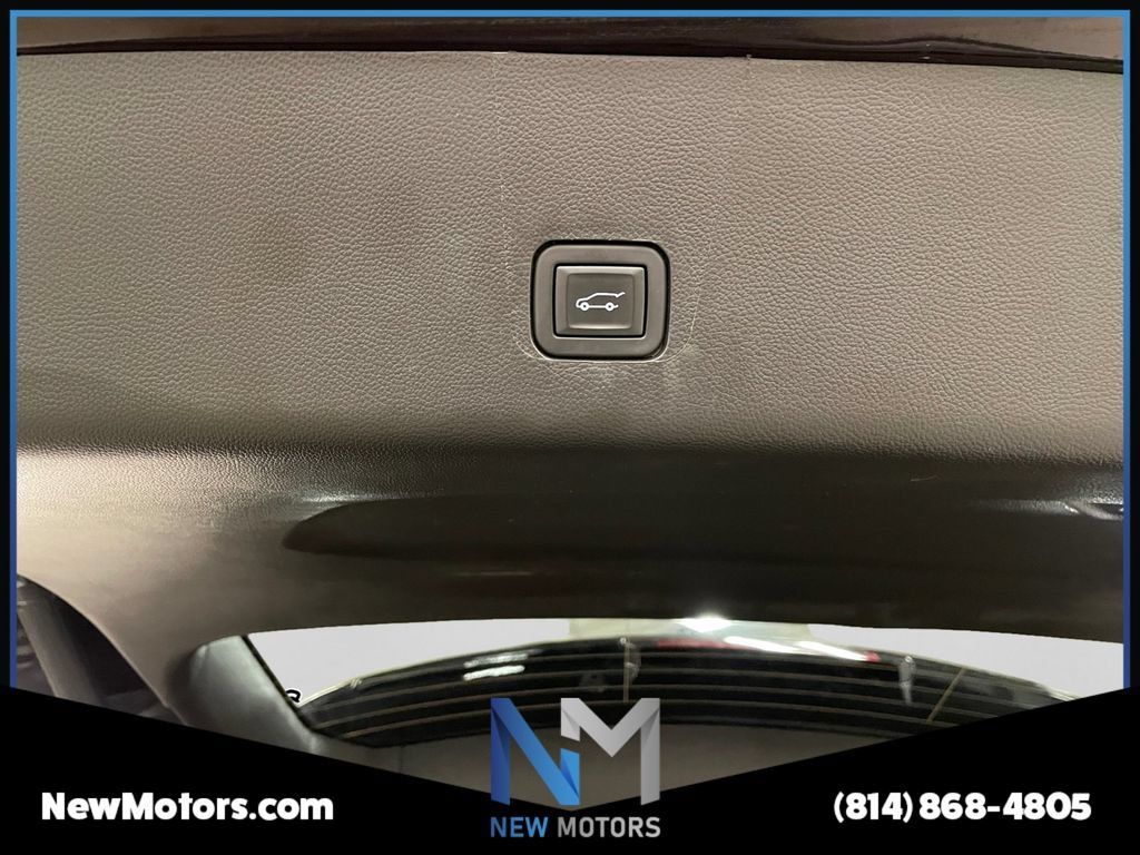 Used 2020 Chevrolet Traverse LT AWD/4WD image 16