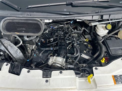 Used 2023 Ford Transit 350 XLT image 31