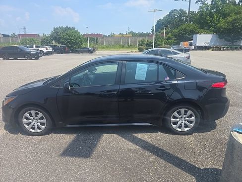 Used 2024 Toyota Corolla LE FWD image 8