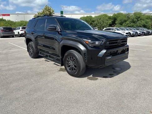 Used 2025 Toyota 4Runner SR5 AWD/4WD image 7