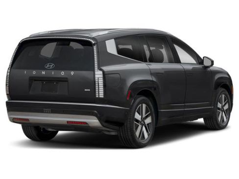 Certified 2026 Hyundai Ioniq 9 SE image 5