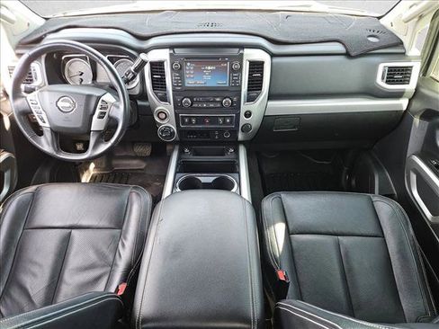 Used 2018 Nissan Titan PRO-4X w/ Pro-4x Convenience Package image 17