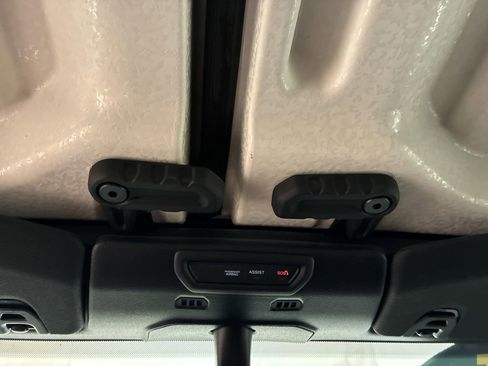 Used 2021 Jeep Wrangler Unlimited Rubicon AWD/4WD image 29