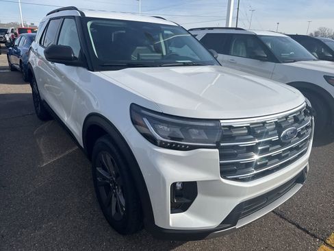 New 2026 Ford Explorer Active w/ Active Comfort Package image 18