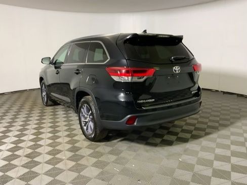 Used 2017 Toyota Highlander XLE image 8