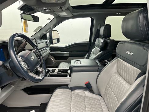 Used 2023 Ford F350 Limited w/ FX4 Off-Road Package AWD/4WD image 5