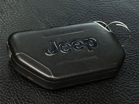 Used 2019 Jeep Wrangler Unlimited Sahara image 26