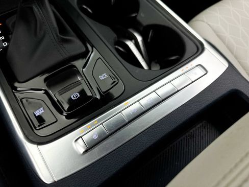 Certified 2025 Kia Carnival EX FWD image 27