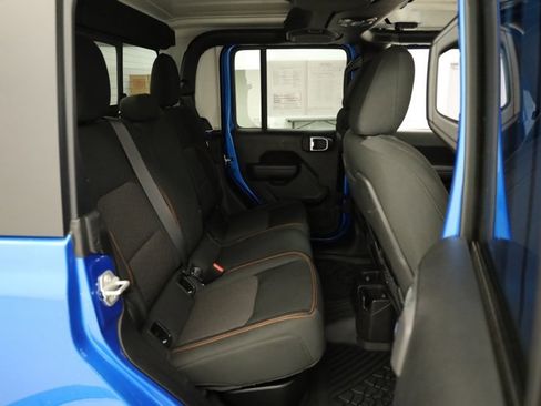 Used 2023 Jeep Gladiator Mojave w/ Cold Weather Group image 37