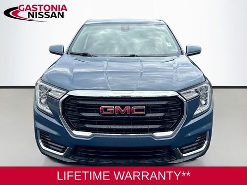Used 2024 GMC Terrain SLE AWD/4WD image 2