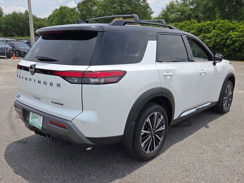 New 2026 Nissan Pathfinder Platinum FWD image 11