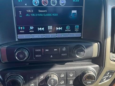 Used 2018 Chevrolet Silverado 1500 High Country image 23