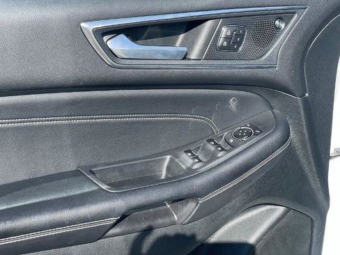 Used 2022 Ford Edge Titanium image 11