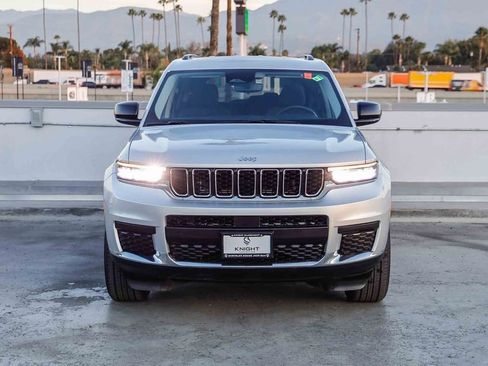 Used 2023 Jeep Grand Cherokee L Laredo image 3