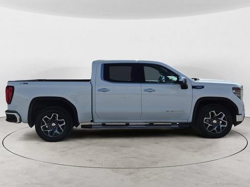 Used 2025 GMC Sierra 1500 SLT w/ SLT Convenience Package AWD/4WD image 6
