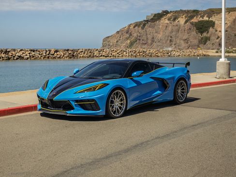 Used 2021 Chevrolet Corvette Stingray Premium Cpe w/ Z51 Performance Package RWD image 1
