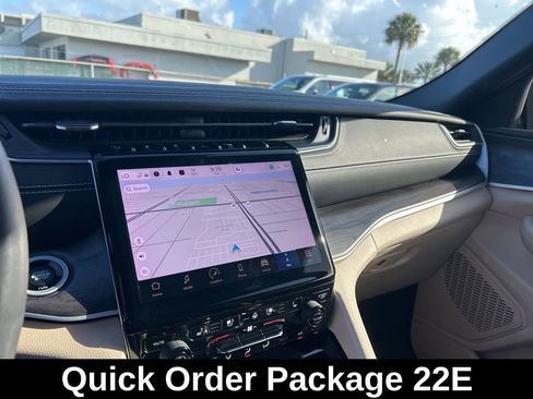 Certified 2023 Jeep Grand Cherokee L Limited w/ Luxury Tech Group II AWD/4WD image 12