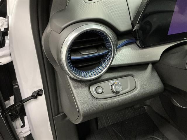 New 2026 Chevrolet Trax LT w/ LT Convenience Package FWD image 11