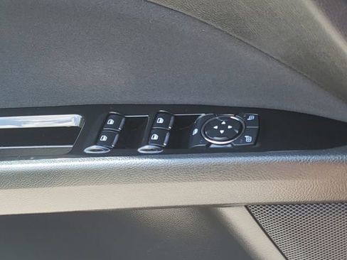 Used 2015 Ford Fusion SE FWD image 19