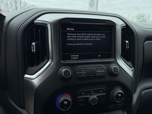 Used 2021 Chevrolet Silverado 1500 LT image 12