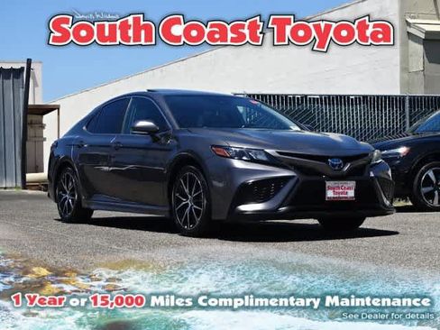 Used 2024 Toyota Camry SE w/ Audio Upgrade Package FWD image 1