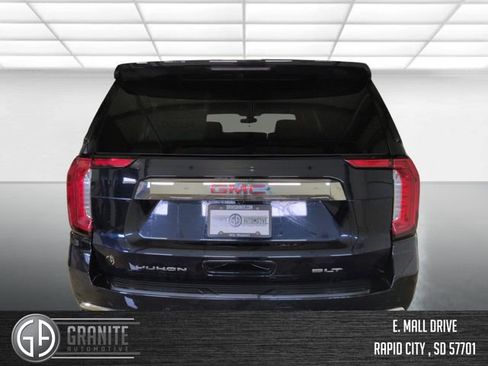 Used 2022 GMC Yukon XL SLT w/ SLT Luxury Package AWD/4WD image 5