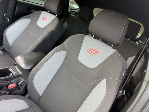 Used 2017 Ford Focus ST FWD image 41