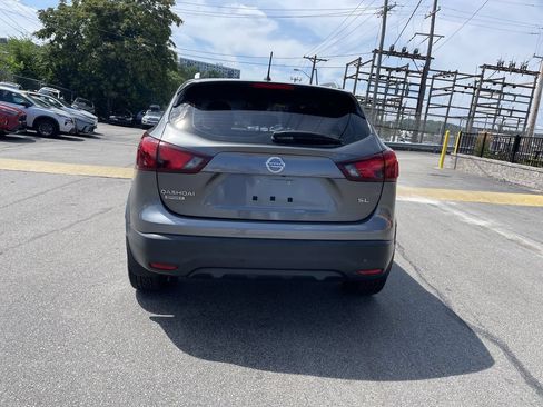 Used 2017 Nissan Rogue Sport SL w/ SL Premium Package FWD image 4