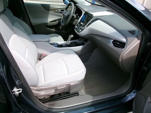 Used 2020 Chevrolet Malibu LS w/ Driver Confidence Package II FWD image 8