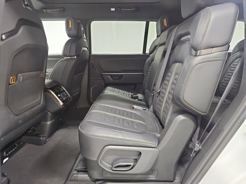 Used 2025 Rivian R1S Adventure image 21