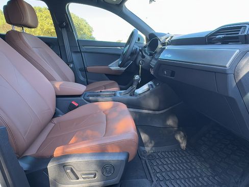 Certified 2025 Audi Q3 2.0T Premium image 28