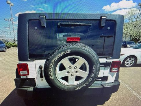 Used 2014 Jeep Wrangler Unlimited Sport w/ Quick Order Package 24S AWD/4WD image 3