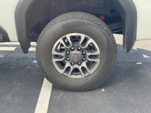 Used 2025 GMC Sierra 2500 SLE w/ SLE Value Package; image 10