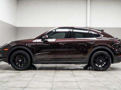 Used 2023 Porsche Cayenne Coupe image 11