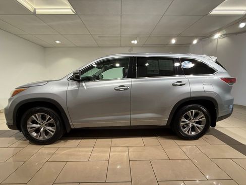 Used 2015 Toyota Highlander XLE image 2