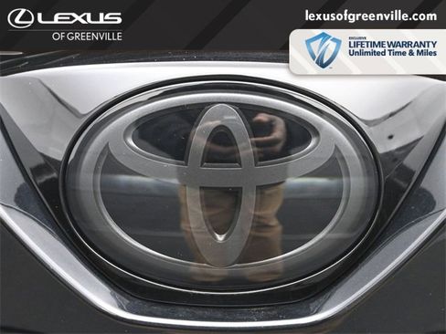 Used 2024 Toyota Corolla Cross XSE image 33