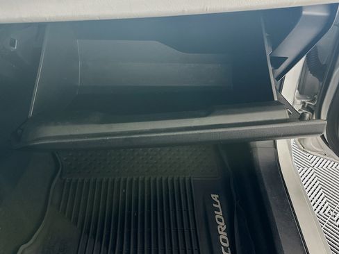 Used 2014 Toyota Corolla LE FWD image 31