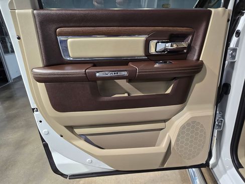 Used 2017 RAM 1500 Laramie image 27