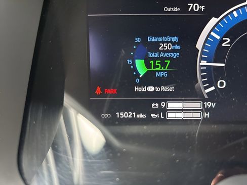 Used 2025 Toyota Tundra Limited AWD/4WD image 24