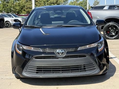 Used 2025 Toyota Corolla LE FWD image 8