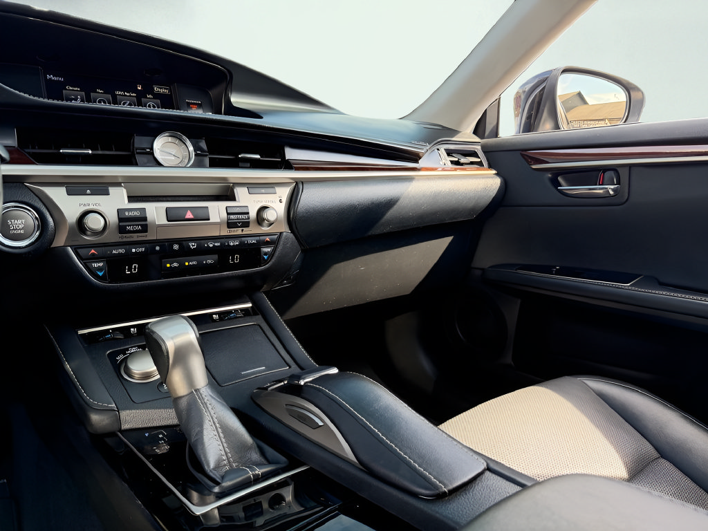 Used 2016 Lexus ES 350 w/ Navigation System Package FWD image 52