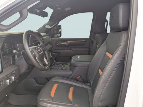 Used 2025 GMC Sierra 2500 AT4 image 23
