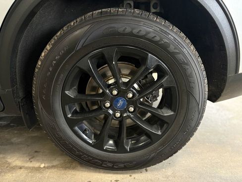 Used 2020 Ford Escape SE Sport image 35