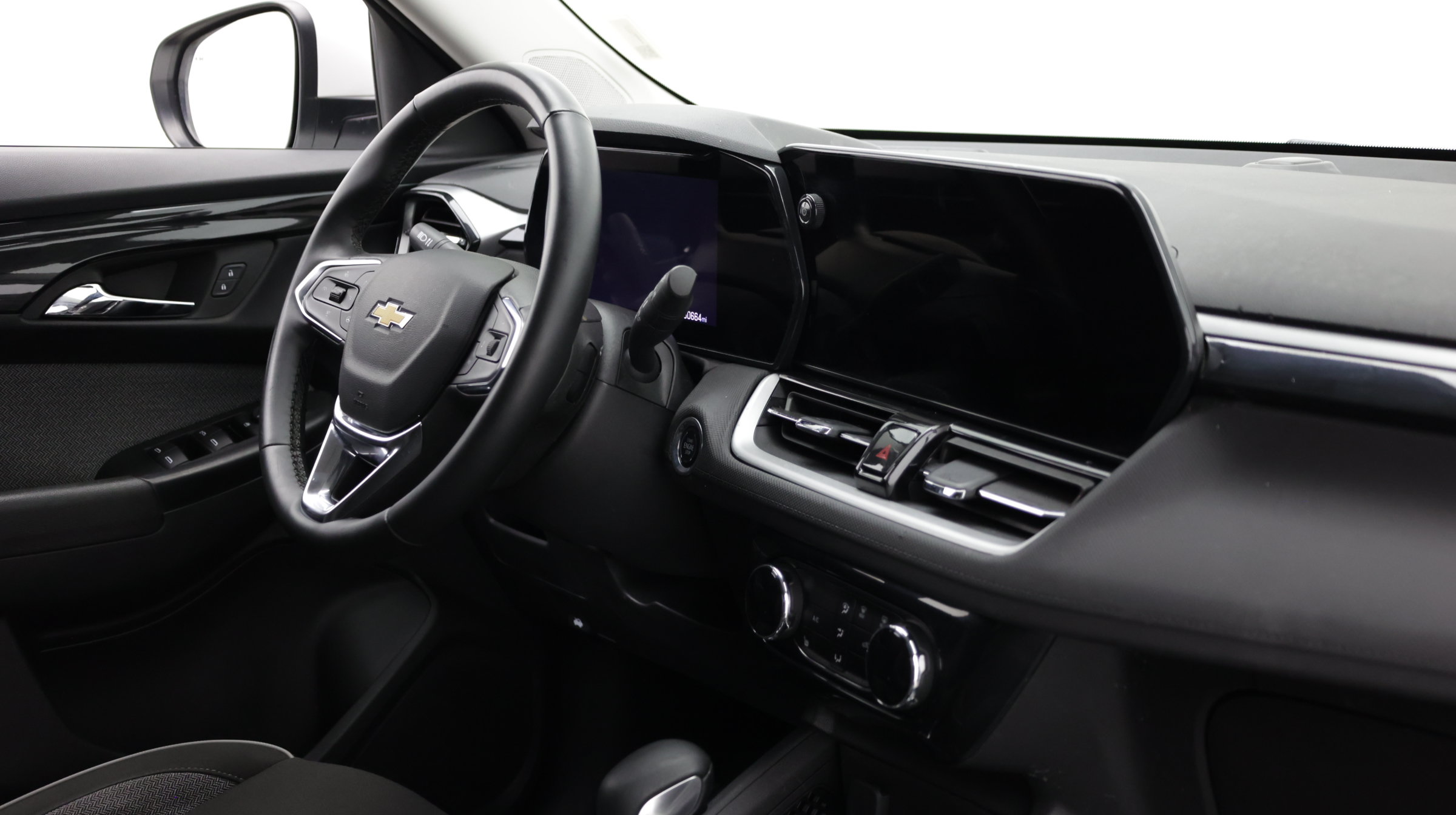 Used 2024 Chevrolet TrailBlazer LT w/ LT Cold Weather Package FWD image 38