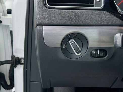 Used 2016 Volkswagen Jetta Sport image 10