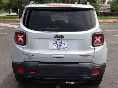 Used 2018 Jeep Renegade Trailhawk AWD/4WD image 6