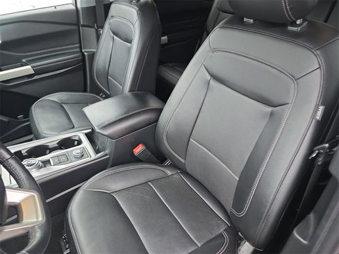 Used 2021 Ford Explorer Limited w/ Equipment Group 301A image 18