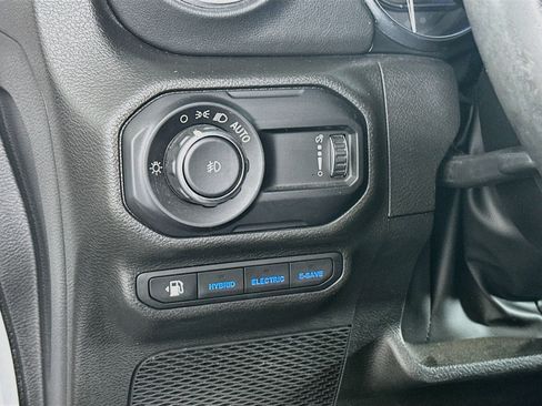 Used 2023 Jeep Wrangler Unlimited Sahara w/ Cold Weather Group AWD/4WD image 16
